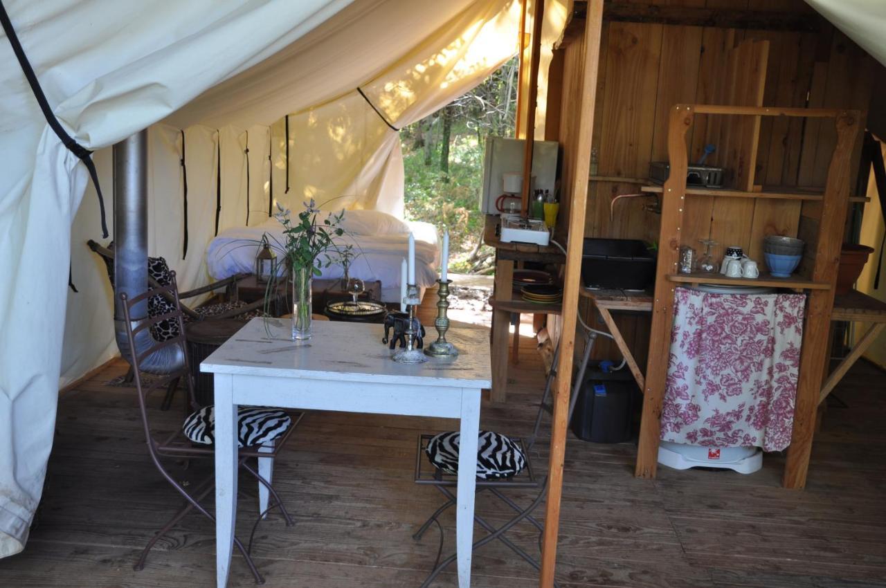 Camping Glamping Terre Rouge Hotel Villecomtal Exterior foto